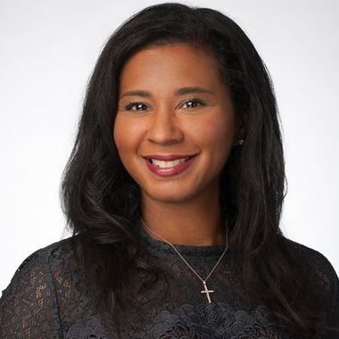 A portrait of a female Teach For America alum.