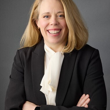 Robyn Fehrman Headshot