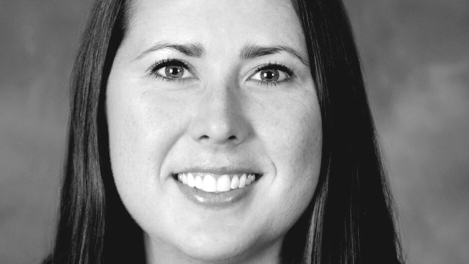 Laura Komarek headshot