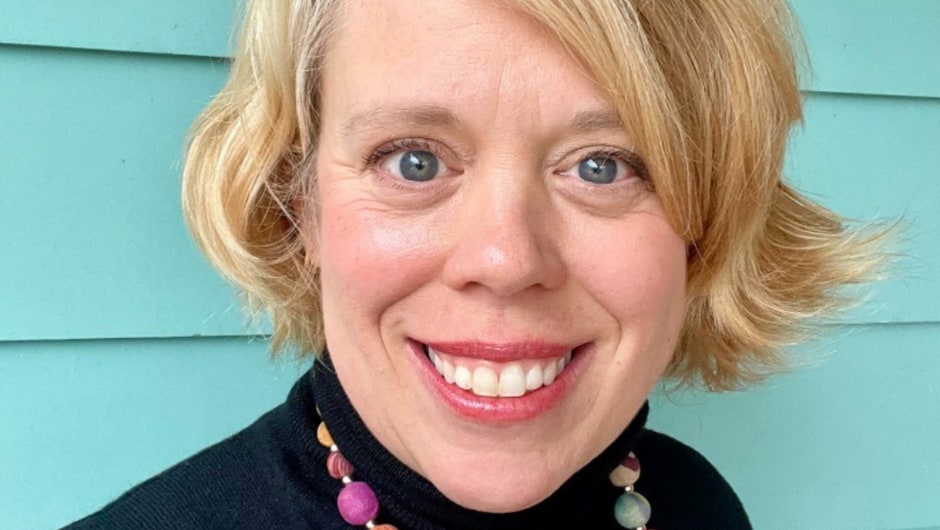 Robyn Fehrman Headshot 